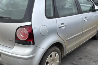Serrure avant droit VOLKSWAGEN POLO 4