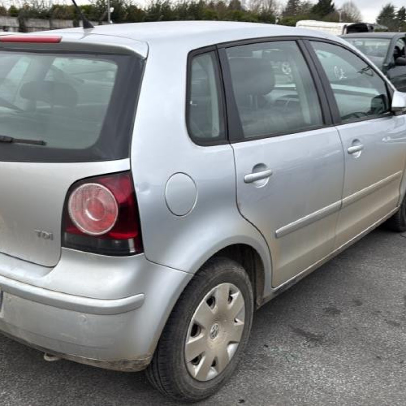 Serrure avant droit VOLKSWAGEN POLO 4 Photo n°8