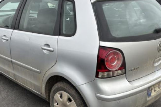 Serrure avant droit VOLKSWAGEN POLO 4