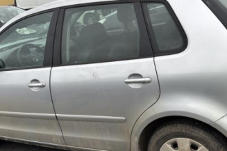 Serrure avant droit VOLKSWAGEN POLO 4