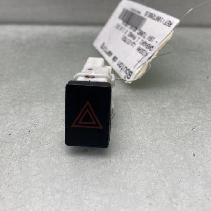 Bouton de warning NISSAN QASHQAI 1 Photo n°1
