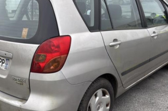 Optique avant principal gauche (feux)(phare) TOYOTA COROLLA VERSO 1