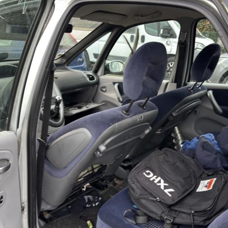 Porte avant droit CITROEN XSARA PICASSO Photo n°17
