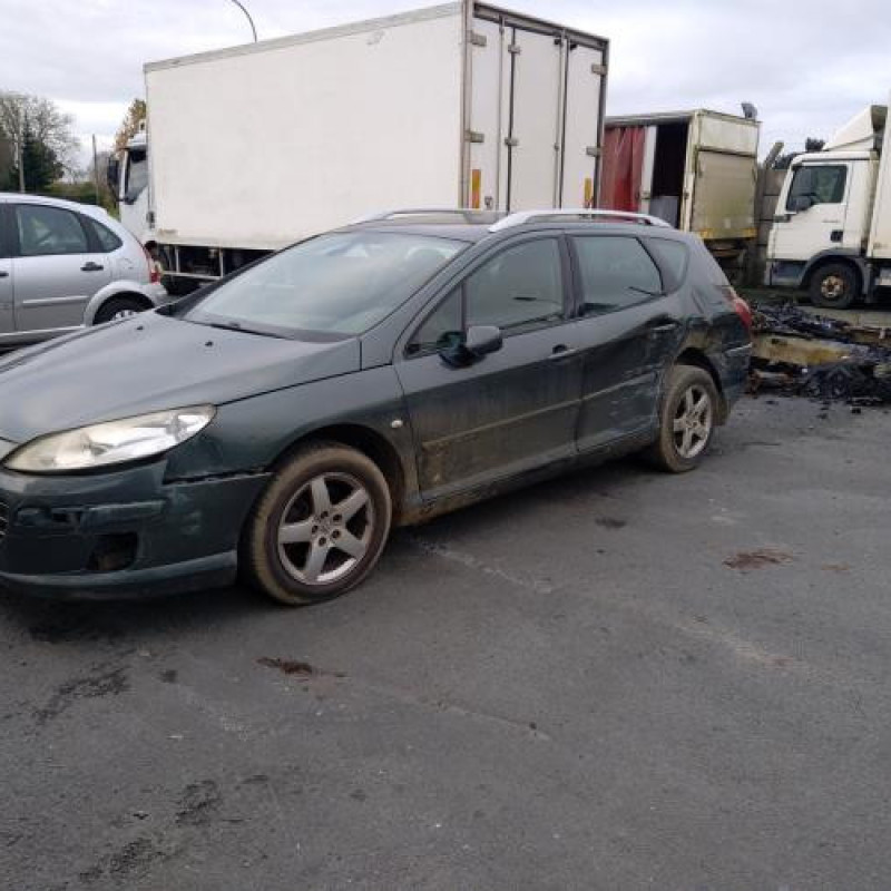 Feu arriere stop central PEUGEOT 407 Photo n°8