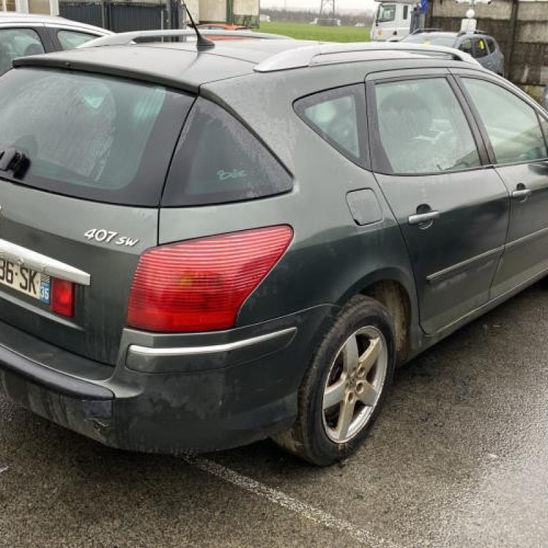 Feu arriere stop central PEUGEOT 407 Photo n°19