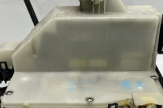 Serrure avant droit PEUGEOT 208 1