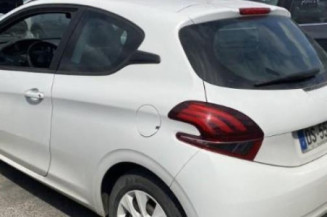 Serrure avant droit PEUGEOT 208 1