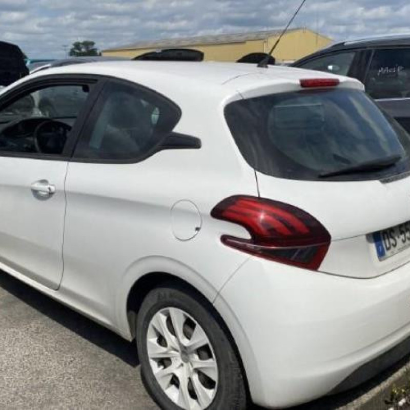 Serrure avant droit PEUGEOT 208 1 Photo n°11