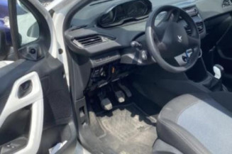 Serrure avant droit PEUGEOT 208 1