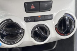 Serrure avant droit PEUGEOT 208 1