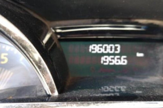 Charniere de capot RENAULT CLIO 4