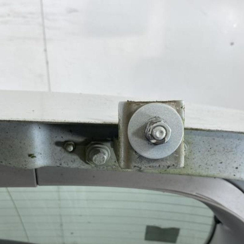 Malle/Hayon arriere RENAULT SCENIC 3 Photo n°8