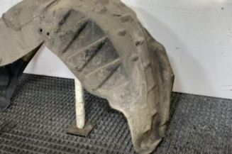 Pare boue arriere droit RENAULT SCENIC 3