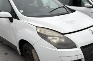 Pare boue arriere droit RENAULT SCENIC 3