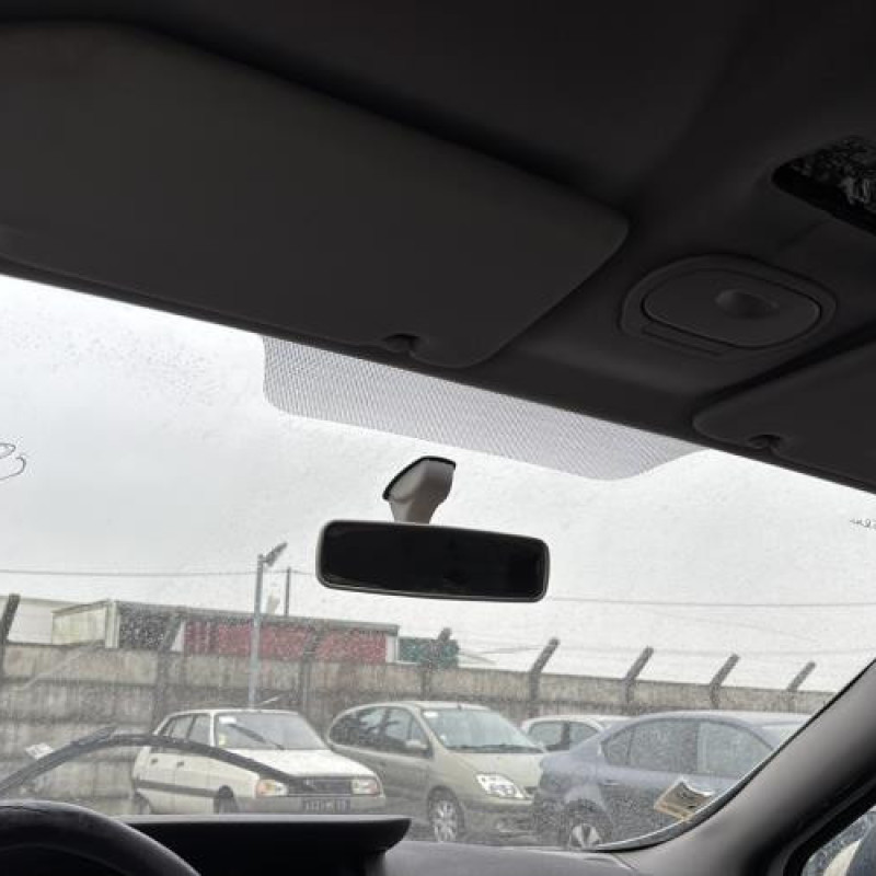 Pare boue arriere droit RENAULT SCENIC 3 Photo n°17
