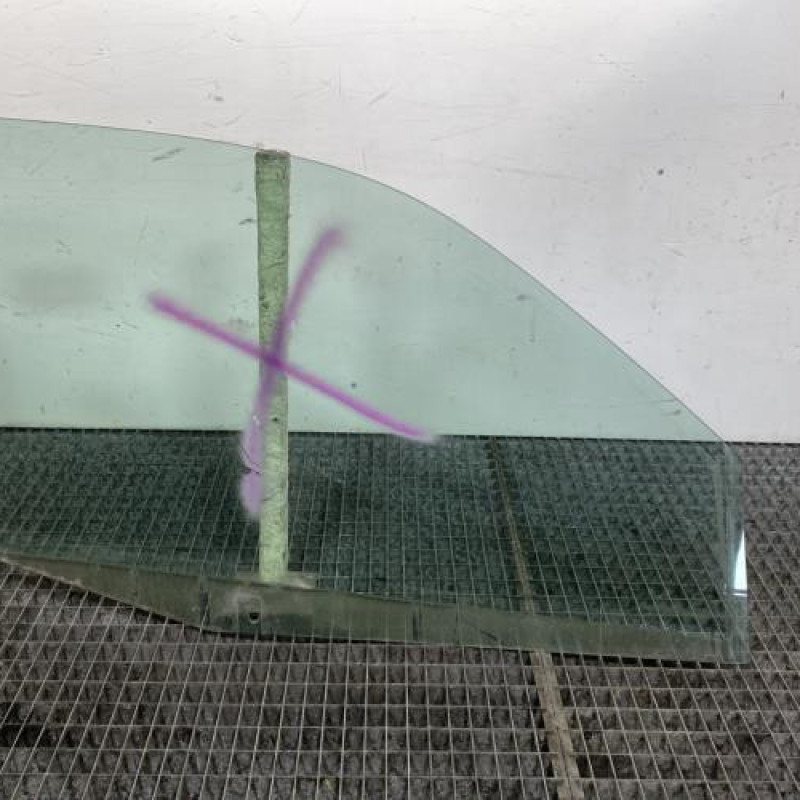 Vitre avant gauche RENAULT CLIO 2 Photo n°7