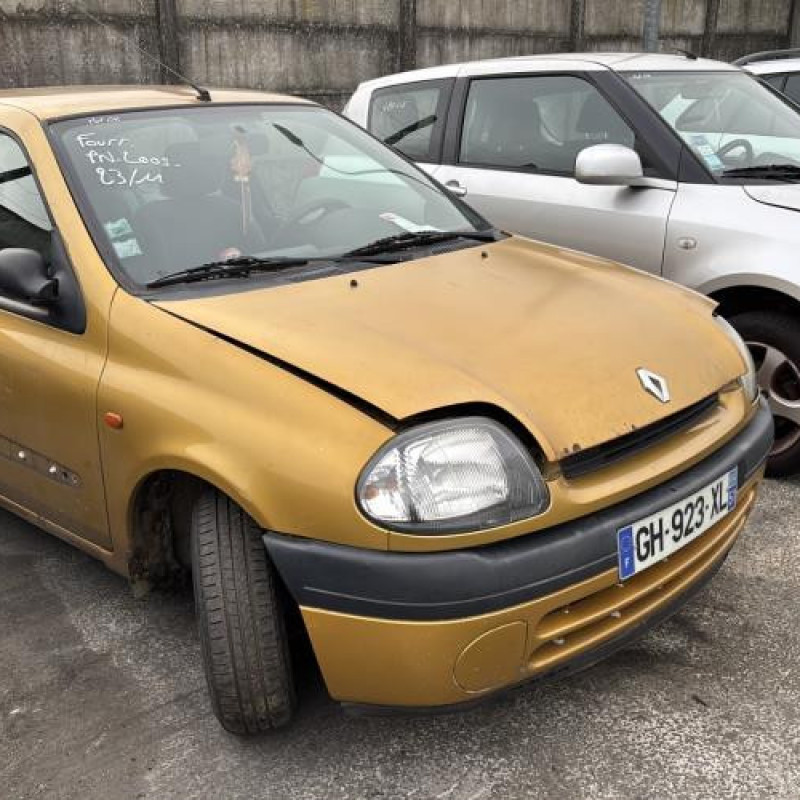 Vitre avant gauche RENAULT CLIO 2 Photo n°9