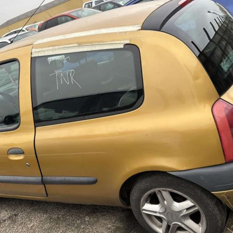 Vitre avant gauche RENAULT CLIO 2 Photo n°13