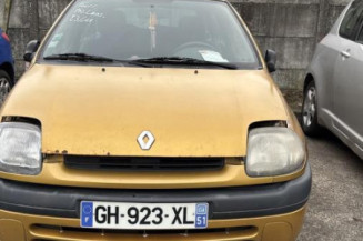 Vitre avant gauche RENAULT CLIO 2