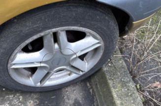 Vitre avant gauche RENAULT CLIO 2