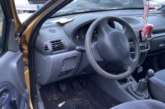 Vitre avant gauche RENAULT CLIO 2