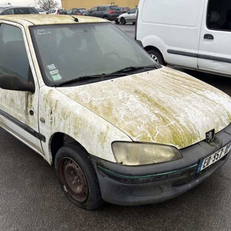 Feu arriere principal droit (feux) PEUGEOT 106 Photo n°6