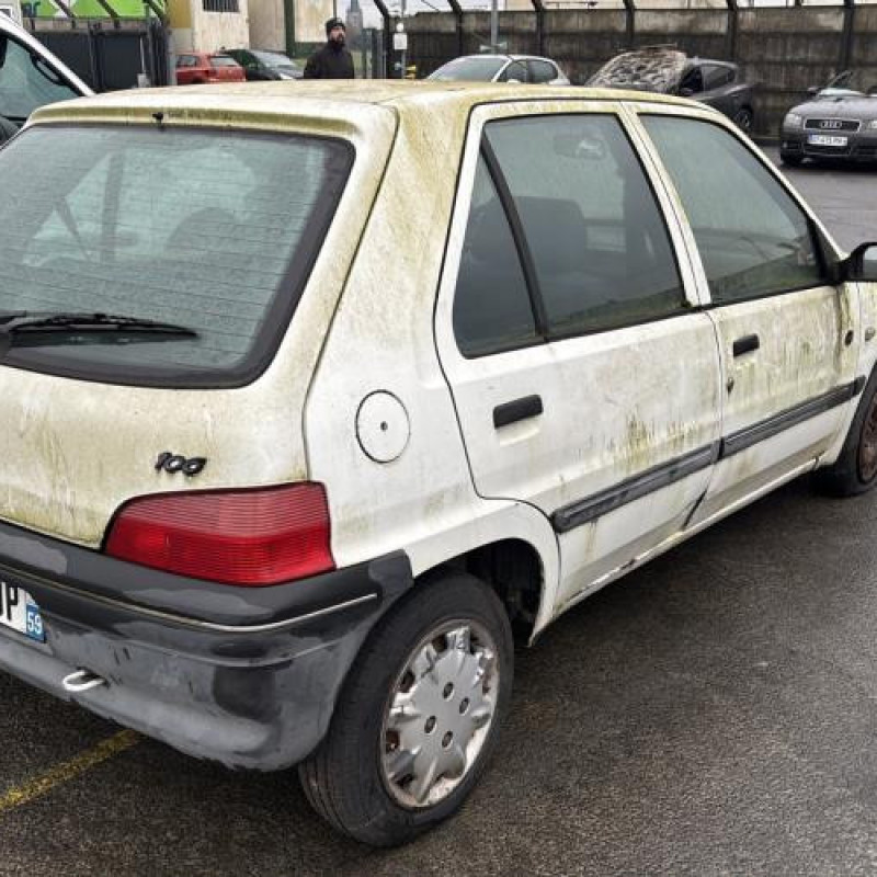 Feu arriere principal droit (feux) PEUGEOT 106 Photo n°7