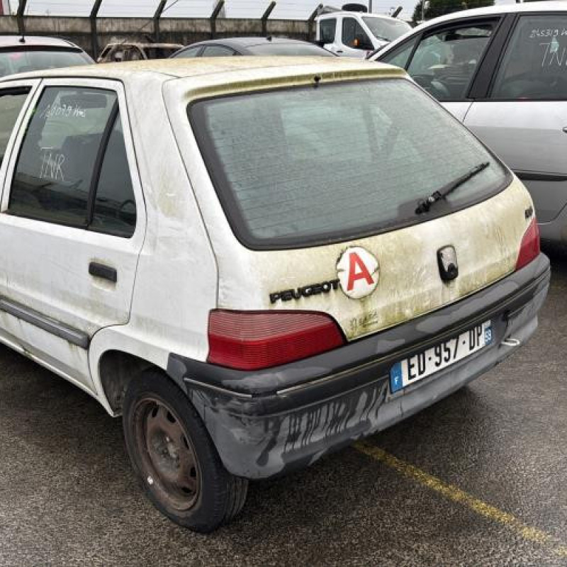 Feu arriere principal droit (feux) PEUGEOT 106 Photo n°8