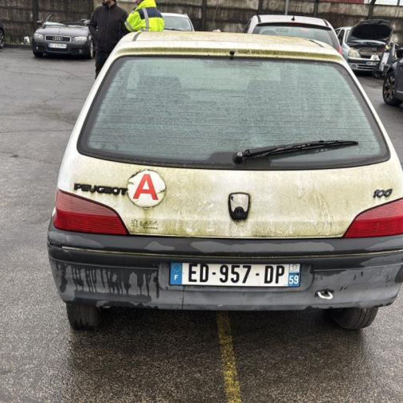 Feu arriere principal droit (feux) PEUGEOT 106 Photo n°9