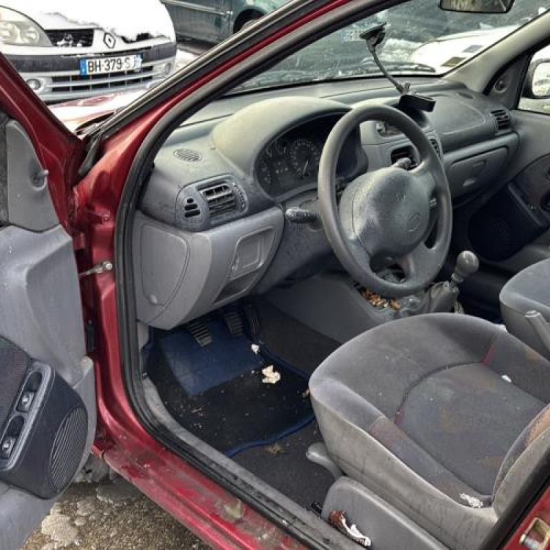 Porte avant gauche RENAULT CLIO 2 Photo n°15