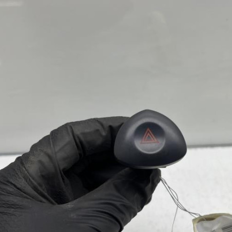 Bouton de warning RENAULT CLIO 2 Photo n°1