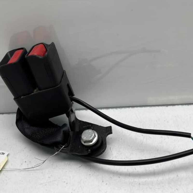 Attache ceinture arriere droit RENAULT KADJAR Photo n°1