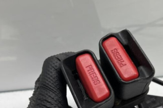 Attache ceinture arriere droit RENAULT KADJAR
