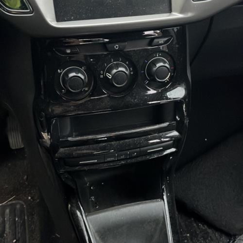 Bouton de warning CITROEN C3 2 Photo n°13