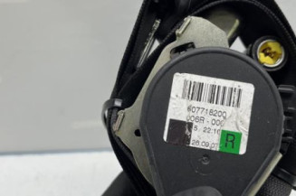 Pretensionneur de ceinture avant droit MERCEDES CLASSE B 245