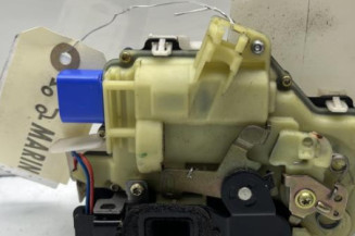 Serrure avant droit VOLKSWAGEN POLO 4
