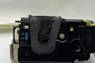 Serrure avant droit VOLKSWAGEN POLO 4