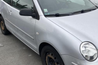 Serrure avant droit VOLKSWAGEN POLO 4