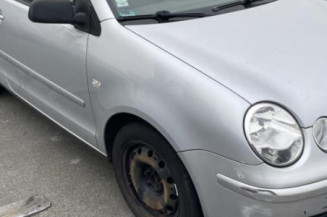 Serrure avant droit VOLKSWAGEN POLO 4