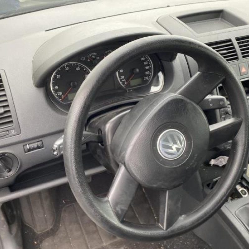 Serrure avant droit VOLKSWAGEN POLO 4 Photo n°20