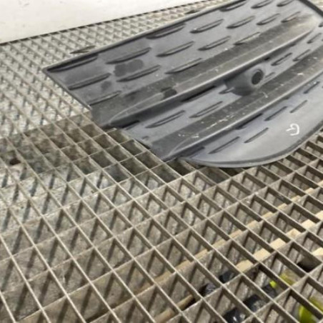 Enjoliveur anti brouillard MERCEDES CLASSE CLA 118