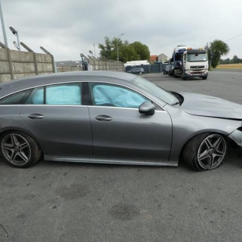 Enjoliveur anti brouillard MERCEDES CLASSE CLA 118 Photo n°6