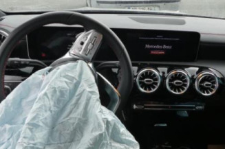 Enjoliveur anti brouillard MERCEDES CLASSE CLA 118