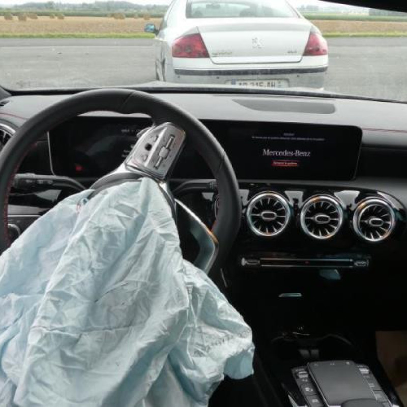 Enjoliveur anti brouillard MERCEDES CLASSE CLA 118 Photo n°11