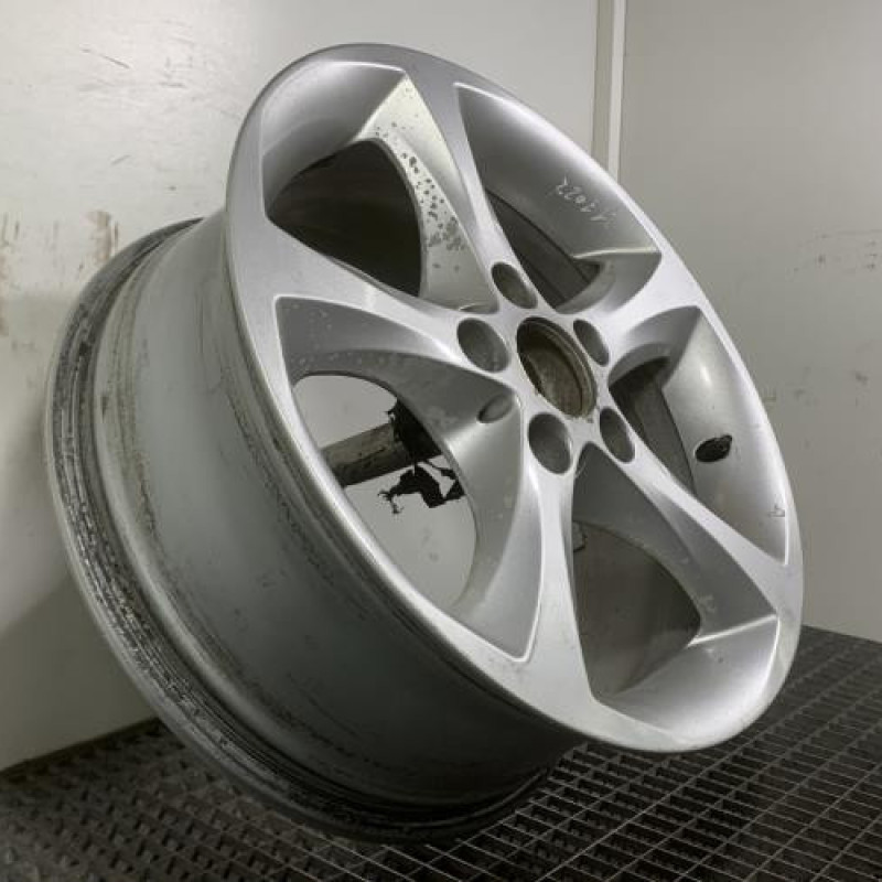 Jante BMW SERIE 1 E87 Photo n°3