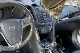 Anti brouillard arriere droit OPEL ZAFIRA TOURER C