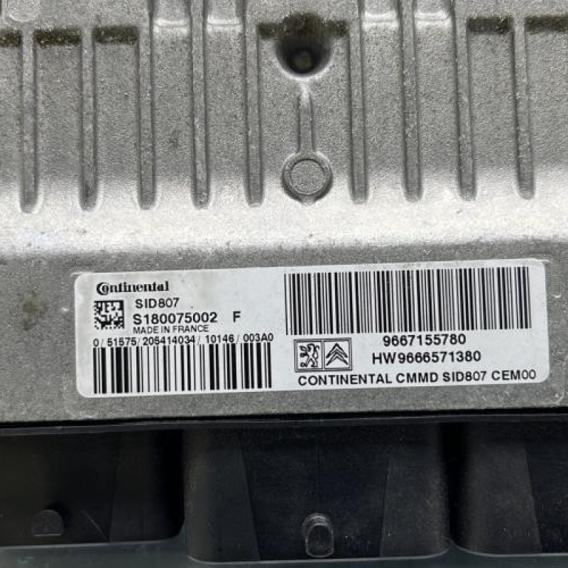 Calculateur moteur PEUGEOT 3008 1 Photo n°2
