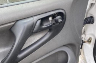 Optique avant principal gauche (feux)(phare) VOLKSWAGEN POLO 3