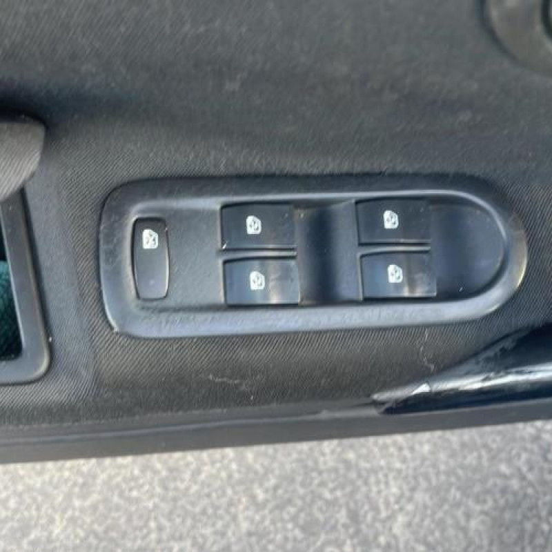 Boite a gants RENAULT MEGANE 2 Photo n°15