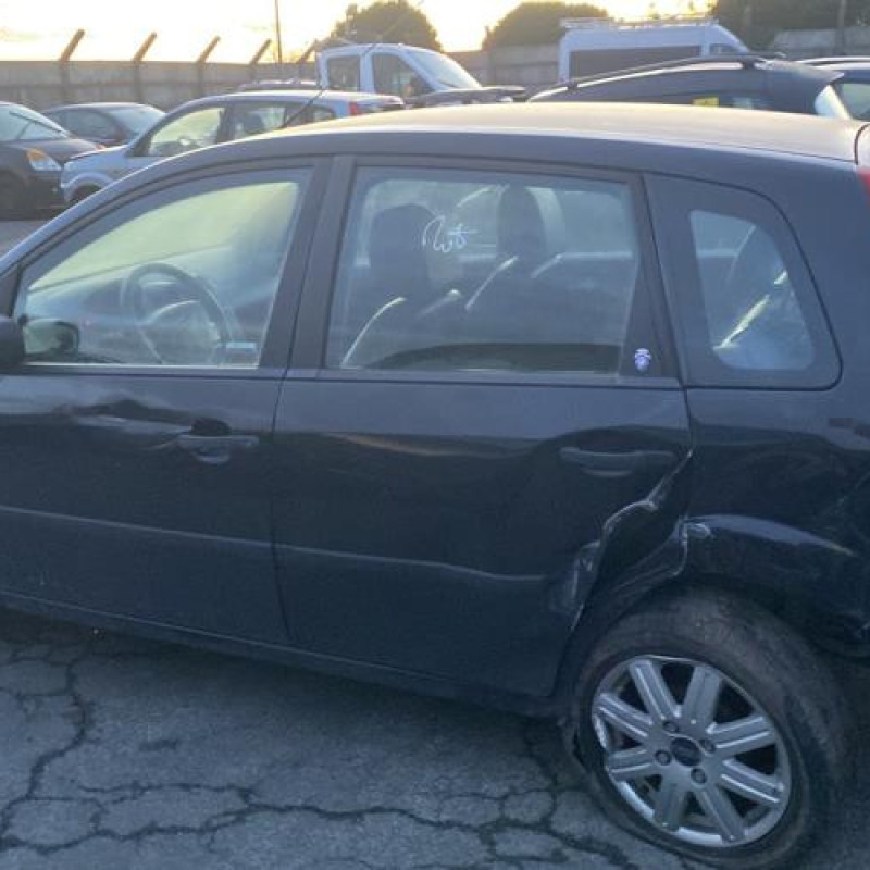 Poignee porte avant gauche FORD FIESTA 5 Photo n°11